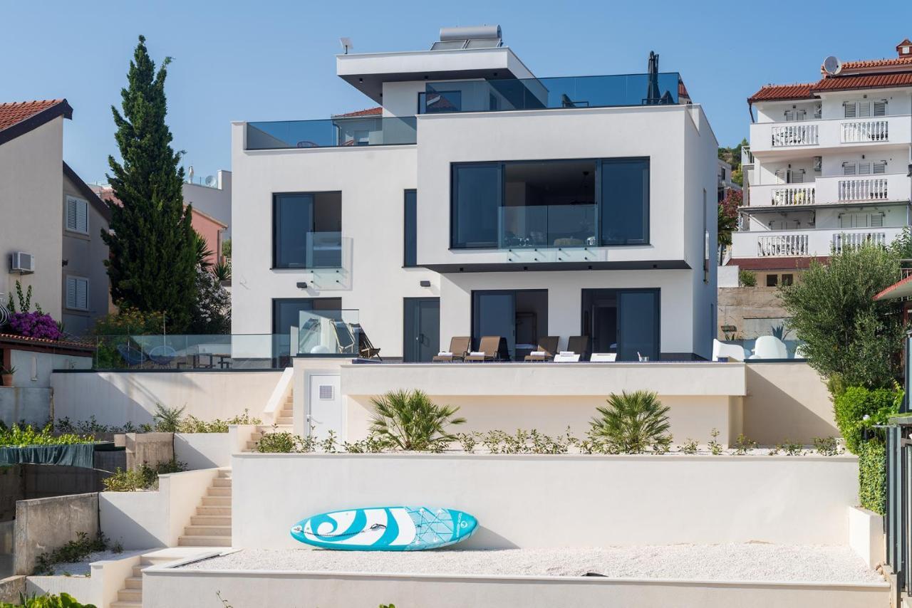Villa Julian With A Heated Pool *